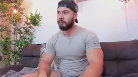 Snapshot of sebastianvilla__ chatting on April 26, 2026, 9:01 pm Instagram jeanpaulfit online show from April 26, 2026, 9:01 pm