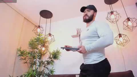 Snapshot of sebastianvilla__ chatting on May 1, 2026, 11:09 pm Instagram jeanpaulfit online show from May 1, 2026, 11:09 pm