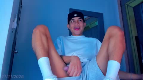 Sebastian online show from November 11, 2025, 8:09 pm