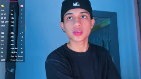 Sebastian online show from December 19, 2025, 8:49 pm