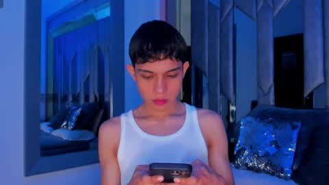 Snapshot of sebax_00 chatting on June 6, 2026, 8:35 pm Sebastian online show from June 6, 2026, 8:35 pm