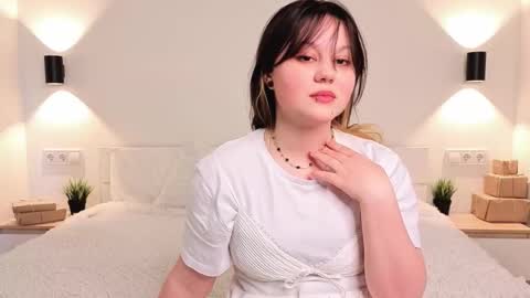 sebrinavisage online show from March 26, 2026, 5:46 am