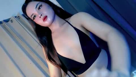 kwen online show from October 18, 2025, 11:27 pm