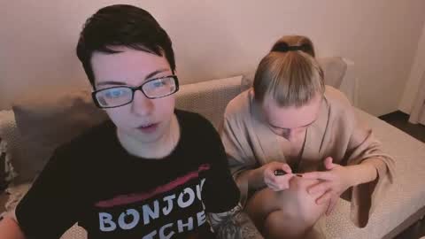 Amanda and  pair in a real life we love each other but can play with you online show from April 18, 2026, 8:07 am