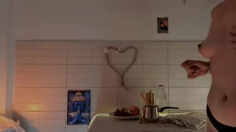 Snapshot of seductive_flower chatting on February 7, 2026, 9:35 am Mali online show from February 7, 2026, 9:35 am