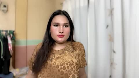 seductive_housewife online show from April 3, 2026, 1:42 pm