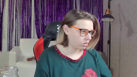 seductive_she_wolf online show from February 9, 2025, 7:30 pm