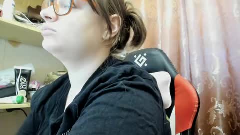 Snapshot of seductive_she_wolf chatting on May 5, 2026, 6:27 pm seductive_she_wolf online show from May 5, 2026, 6:27 pm