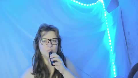 Snapshot of seductive_she_wolf chatting on May 17, 2026, 6:44 am seductive_she_wolf online show from May 17, 2026, 6:44 am