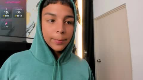 Snapshot of seductivo_jr chatting on April 24, 2026, 4:26 am seductivo online show from April 24, 2026, 4:26 am