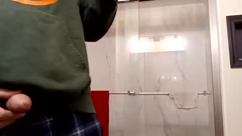 Snapshot of see1_d chatting on February 18, 2025, 12:15 am see1_d online show from February 18, 2025, 12:15 am