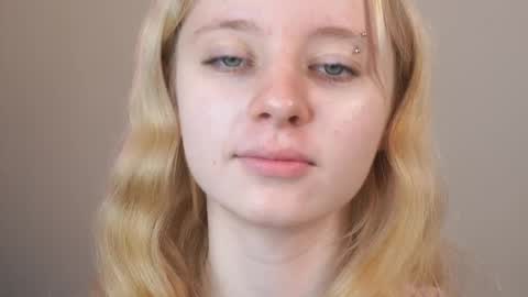 Snapshot of seebunny chatting on June 2, 2026, 4:09 pm See Its honey bunny im Lana online show from June 2, 2026, 4:09 pm