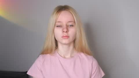 Snapshot of seebunny chatting on June 9, 2026, 4:07 pm See Its honey bunny im Lana online show from June 9, 2026, 4:07 pm