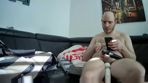 Snapshot of seeebi chatting on February 1, 2025, 9:43 am Sebastian online show from February 1, 2025, 9:43 am