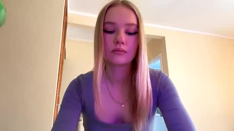 Snapshot of seemabensch chatting on March 2, 2026, 12:02 am Kristie online show from March 2, 2026, 12:02 am