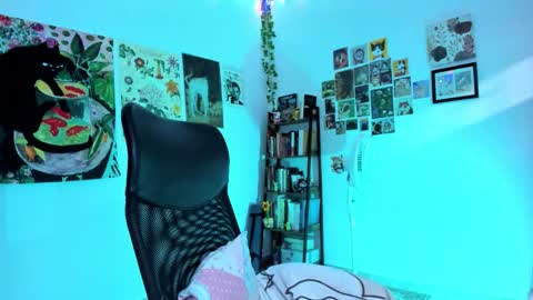 Luciana online show from September 24, 2025, 12:03 am