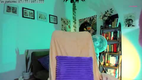 Luciana online show from November 24, 2025, 11:04 pm