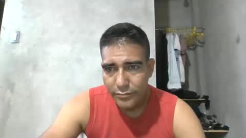 Snapshot of segundoives chatting on October 27, 2025, 3:05 pm segundoives online show from October 27, 2025, 3:05 pm