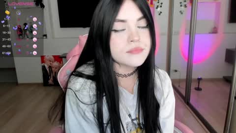 Selena  online show from December 12, 2024, 4:59 am