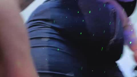 Selena online show from October 12, 2025, 5:06 am