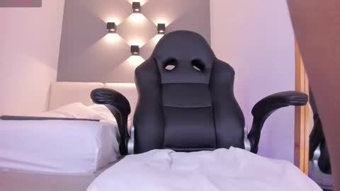 Snapshot of selena_monroy chatting on February 19, 2026, 11:17 am Selena online show from February 19, 2026, 11:17 am