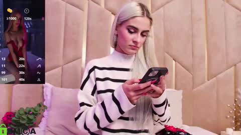 Selena online show from October 2, 2025, 3:13 am