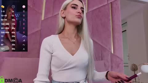 Selena online show from October 13, 2025, 3:17 am