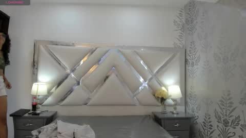 Selena reyess online show from September 19, 2025, 7:47 pm