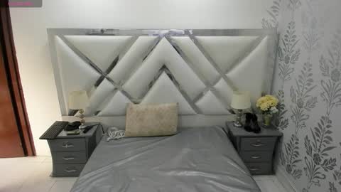 Selena reyess online show from December 22, 2025, 12:13 pm