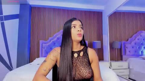 selenastonne online show from September 12, 2025, 8:31 pm