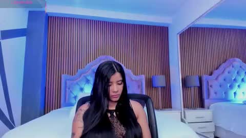 selenastonne online show from October 27, 2025, 8:46 pm