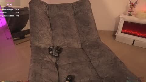  Sel Your Little butterfly  online show from January 19, 2025, 3:29 am