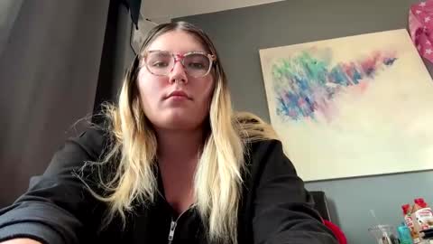 Selene online show from October 7, 2025, 12:13 pm