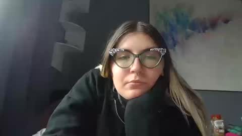 Selene online show from October 13, 2025, 3:56 pm