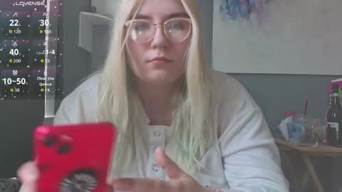 Selene online show from April 4, 2026, 3:31 pm