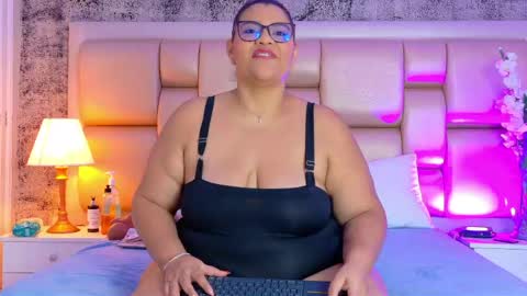 Selenna Cooper online show from April 19, 2026, 11:42 am