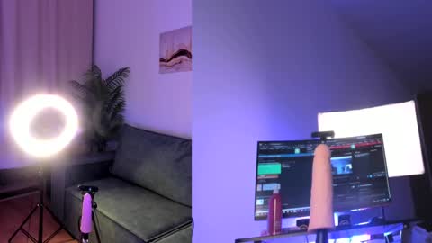 Snapshot of selina_coy chatting on March 9, 2025, 9:14 pm lina next stream nearest evening  online show from March 9, 2025, 9:14 pm