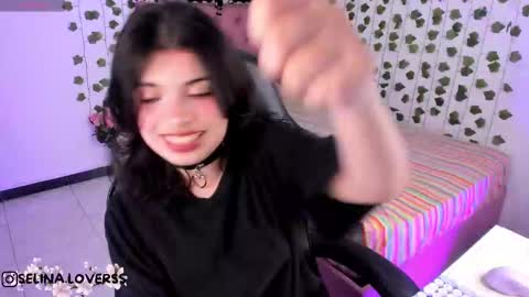 Selina online show from November 21, 2025, 2:43 am