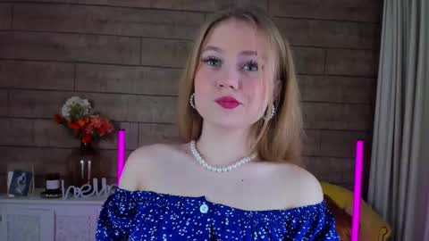 SelinSwarovski online show from February 10, 2025, 4:36 pm