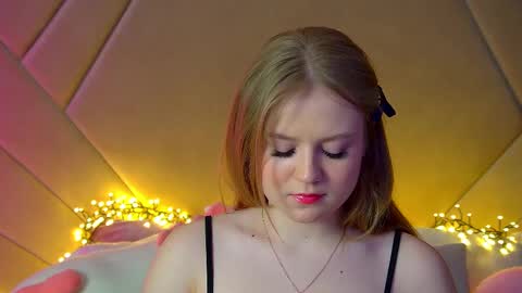 SelinSwarovski online show from February 27, 2025, 7:47 pm