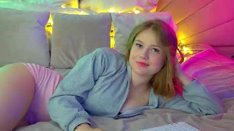 SelinSwarovski online show from March 7, 2025, 10:32 pm