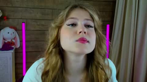 SelinSwarovski online show from March 8, 2025, 4:39 pm