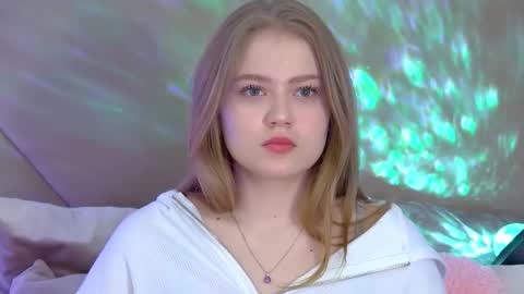 SelinSwarovski online show from October 7, 2025, 6:16 pm