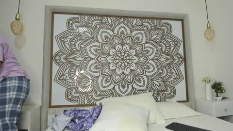 Selket online show from January 22, 2025, 5:06 pm