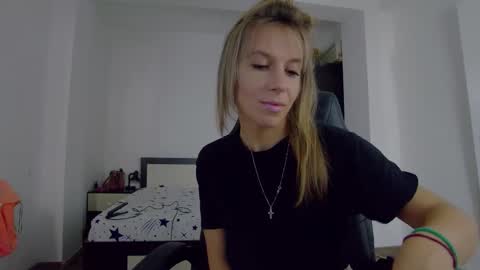 sellena_angel online show from October 15, 2025, 11:54 am