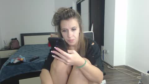 sellena_angels online show from February 22, 2025, 9:04 pm