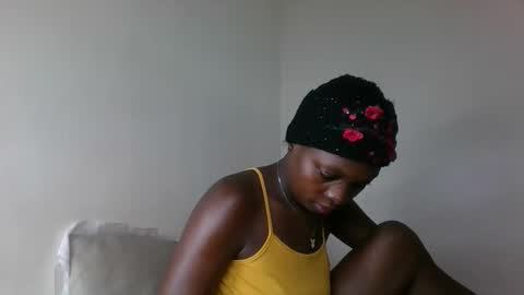 Snapshot of sellinprinces chatting on October 15, 2025, 4:29 pm sellinprinces online show from October 15, 2025, 4:29 pm