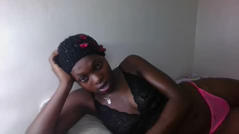 Snapshot of sellinprinces chatting on October 17, 2025, 10:45 pm sellinprinces online show from October 17, 2025, 10:45 pm