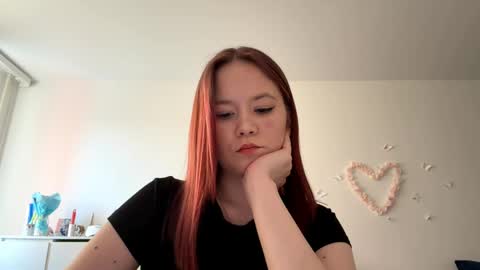 Snapshot of selmacalumag chatting on April 29, 2026, 2:43 pm Lily online show from April 29, 2026, 2:43 pm