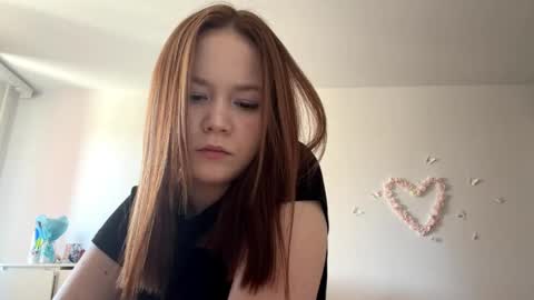 Snapshot of selmacalumag chatting on May 11, 2026, 7:14 am Lily online show from May 11, 2026, 7:14 am